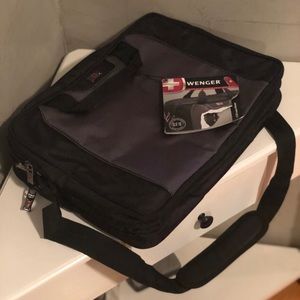 Wenger Pillar Computer Slimcase Bag